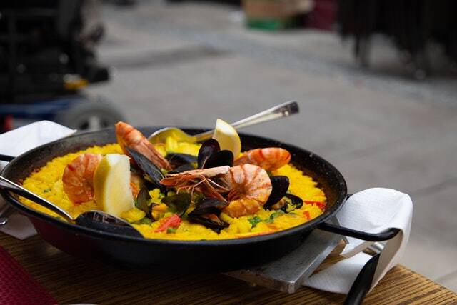 paella, spain, valencia, hiring, jobs, tourism, expat, life, abroad